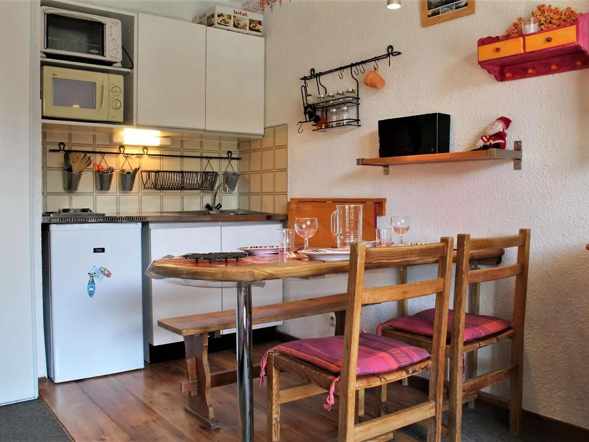 Studio Cosy Pour 4 Au Centre De Risoul, Proche Commerces Et Pistes - Fr-1-330-550 0*, Risoul France
